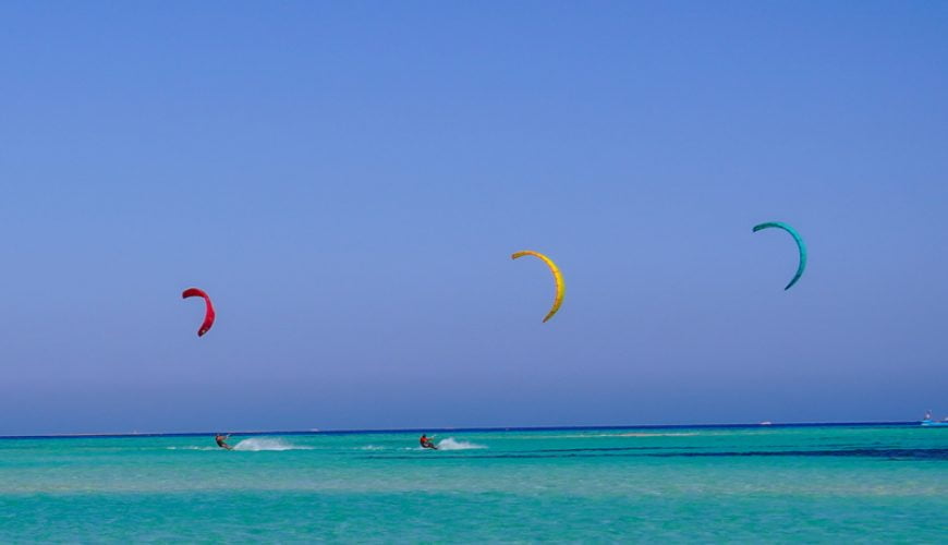 Spannung und Spaß entlang der Küste vom Roten Meer